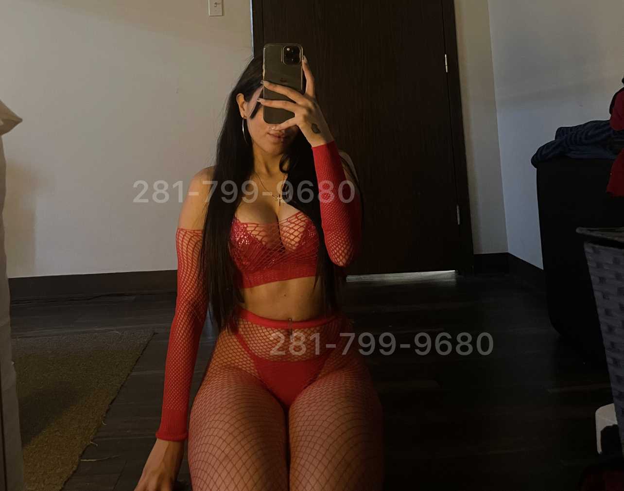 Sexy latina body rubs in Houston - bedpage.com